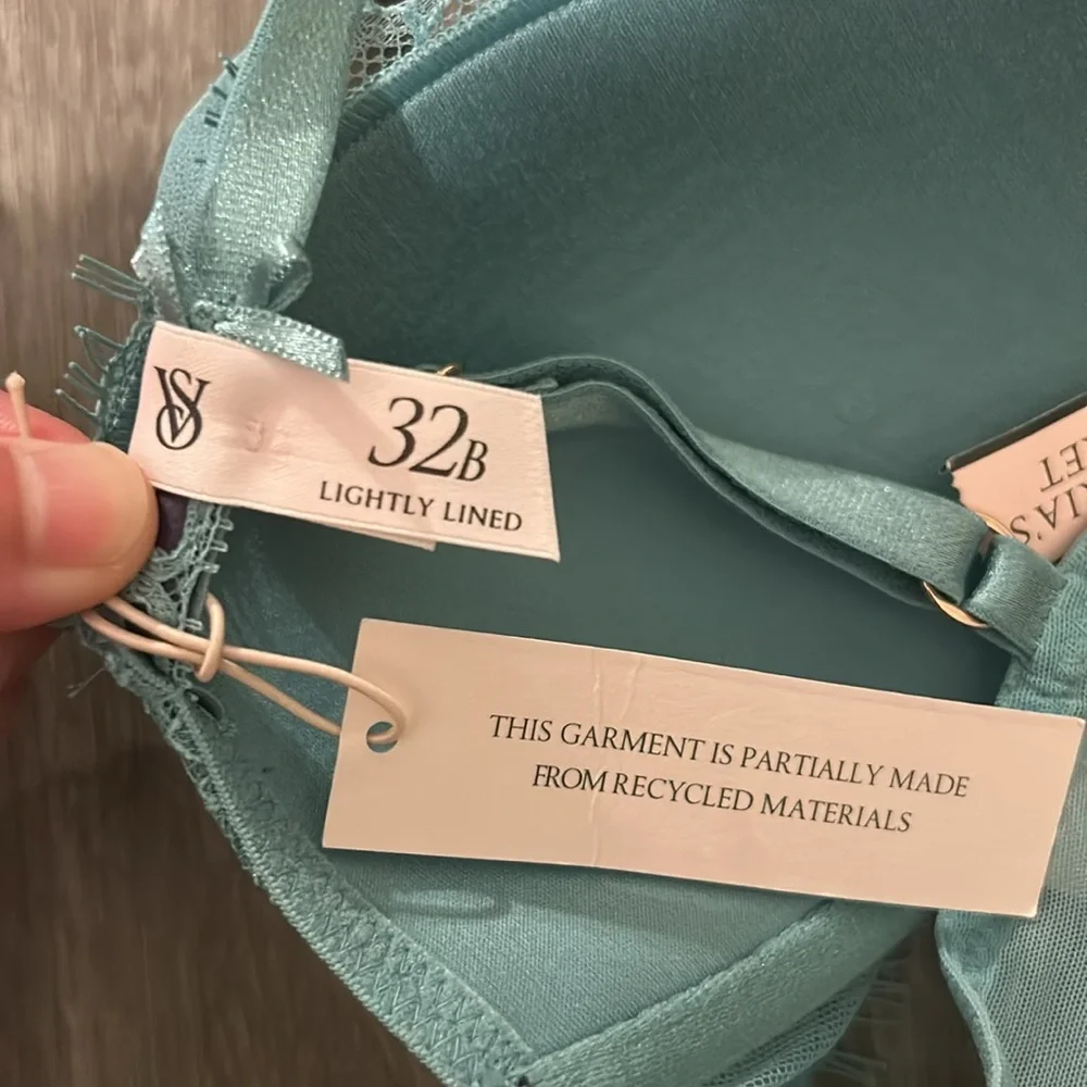 Victoria Secret DREAM ANGELS Lightly Lined Ribbon Slot Demi Bra